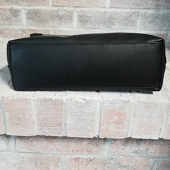 LIZ Claiborne Shoulder Bag - Picture 5 of 9